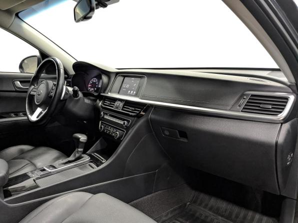 Kia Optima IV Рестайлинг с пробегом 2018 года, цена 2 355 000 рублей, 46841 км, седан, Автокод Объявления