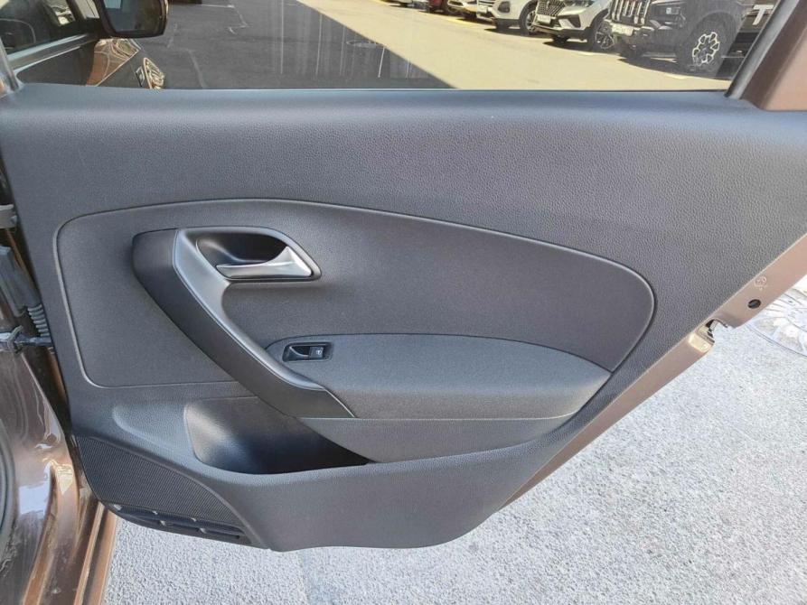 Volkswagen Polo V Рестайлинг Санкт-Петербург  - изображение 16