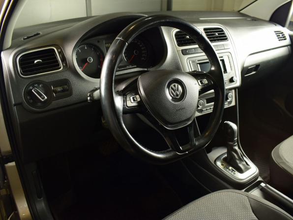 Volkswagen Polo V Рестайлинг с пробегом 2016 года, цена 1 179 995 рублей, 132775 км, седан, Автокод Объявления