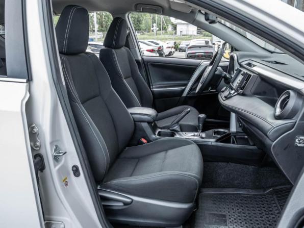 Toyota RAV4 IV (XA40) Рестайлинг с пробегом 2018 года, цена 2 398 000 рублей, 137908 км, внедорожник, Автокод Объявления