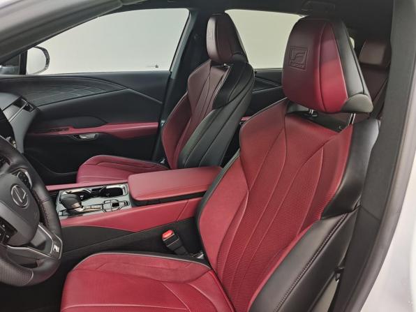 Lexus RX V с пробегом 2022 года, цена 9 280 000 рублей, 33000 км, внедорожник, Автокод Объявления