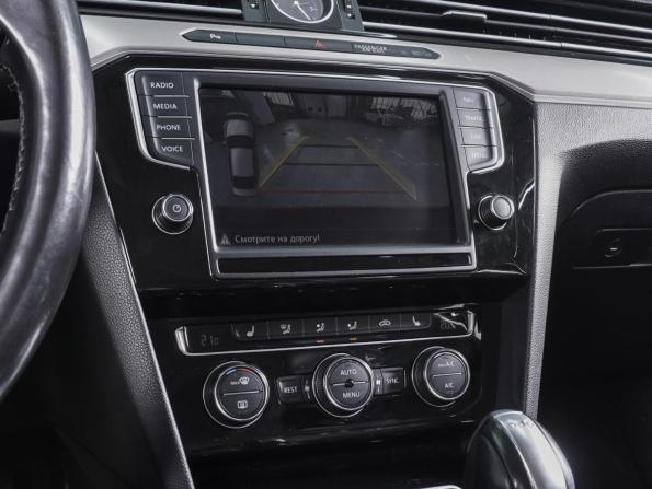 Volkswagen Passat B8 с пробегом 2016 года, цена 1 940 000 рублей, 214990 км, седан, Автокод Объявления