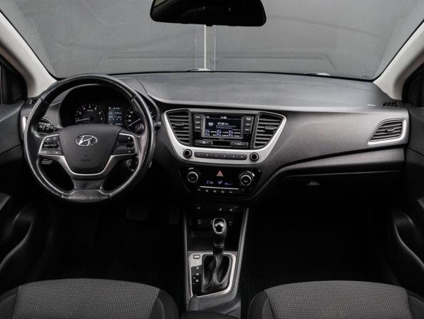 Hyundai Solaris II с пробегом 2018 года, цена 1 350 000 рублей, 166833 км, седан, Автокод Объявления