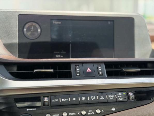 Lexus ES VII с пробегом 2018 года, цена 3 195 000 рублей, 174515 км, седан, Автокод Объявления