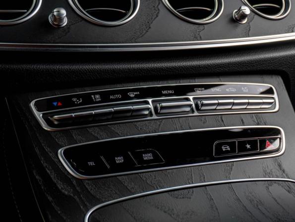 Mercedes-Benz E-Класс V (W213 S213 C238) Рестайлинг с пробегом 2022 года, цена 5 839 000 рублей, 34684 км, седан, Автокод Объявления