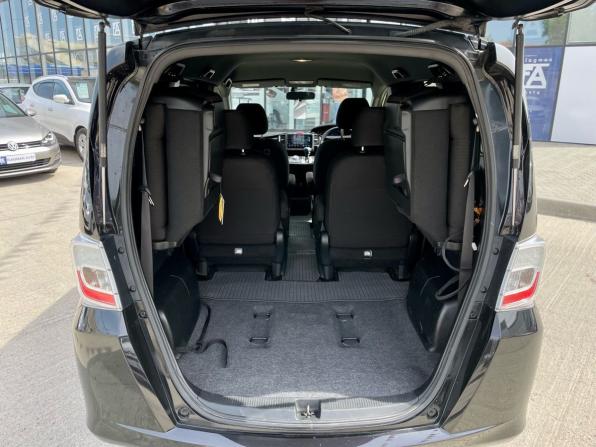 Honda Freed I Рестайлинг с пробегом 2012 года, цена 990 000 рублей, 127000 км, компактвэн, Автокод Объявления