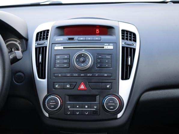 Kia Ceed I Рестайлинг с пробегом 2011 года, цена 650 000 рублей, 128700 км, хэтчбек, Автокод Объявления