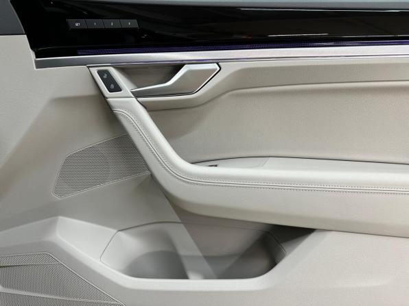 Volkswagen Touareg III с пробегом 2019 года, цена 4 000 000 рублей, 204567 км, внедорожник, Автокод Объявления