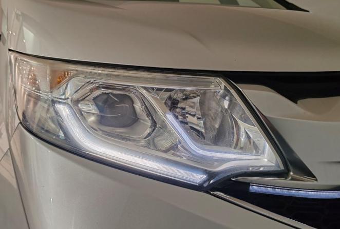 Honda Stepwgn V с пробегом 2015 года, цена 2 045 000 рублей, 117706 км, минивэн, Автокод Объявления