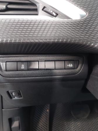 Peugeot 2008 I с пробегом 2014 года, цена 850 000 рублей, 112700 км, внедорожник, Автокод Объявления