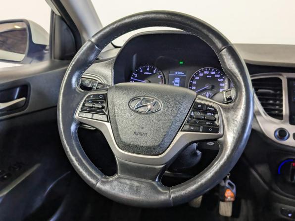 Hyundai Solaris II с пробегом 2019 года, цена 1 058 900 рублей, 190000 км, седан, Автокод Объявления