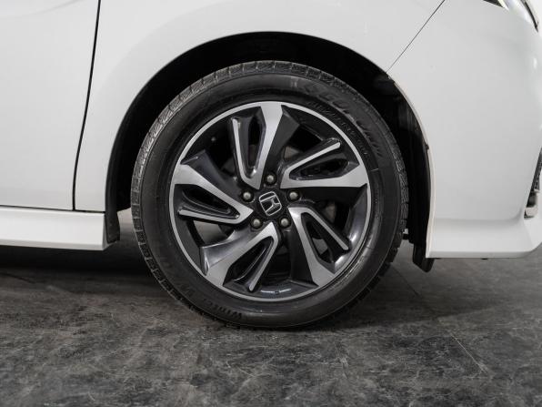 Honda Stepwgn V Рестайлинг с пробегом 2017 года, цена 2 240 000 рублей, 140149 км, минивэн, Автокод Объявления
