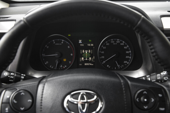 Toyota RAV4 IV (XA40) Рестайлинг с пробегом 2019 года, цена 2 920 000 рублей, 90500 км, внедорожник, Автокод Объявления