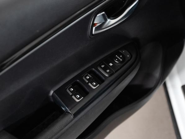 Kia Rio IV с пробегом 2019 года, цена 1 400 000 рублей, 157920 км, хэтчбек, Автокод Объявления