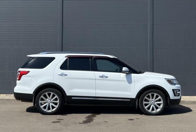 Ford Explorer V Рестайлинг с пробегом 2016 года, цена 2 490 000 рублей, 180000 км, внедорожник, Автокод Объявления