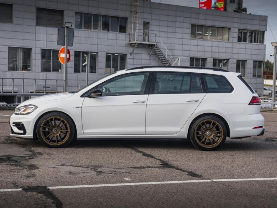 Volkswagen Golf R VII Рестайлинг Москва  - изображение 8