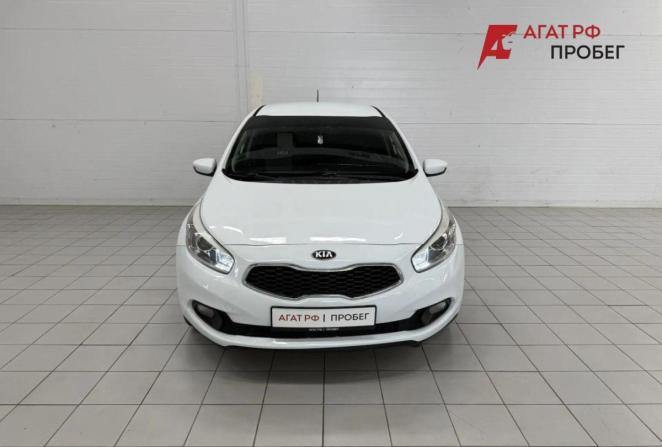 Kia Ceed II с пробегом 2012 года, цена 800 000 рублей, 214058 км, хэтчбек, Автокод Объявления
