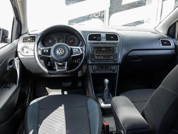 Volkswagen Polo V Рестайлинг с пробегом 2019 года, цена 1 097 000 рублей, 222294 км, седан, Автокод Объявления