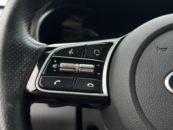 Kia Optima IV Рестайлинг с пробегом 2018 года, цена 1 800 000 рублей, 280000 км, седан, Автокод Объявления