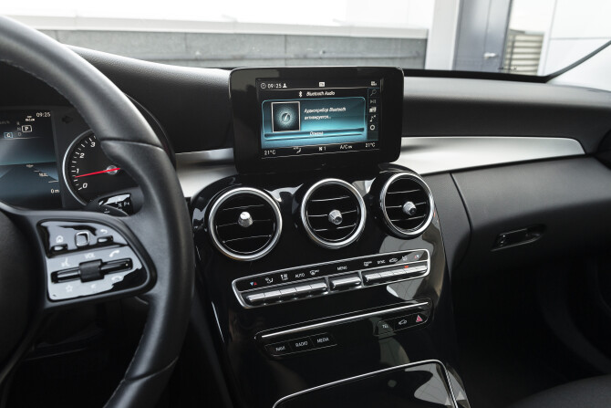 Mercedes-Benz C-Класс IV (W205) Рестайлинг с пробегом 2019 года, цена 3 599 000 рублей, 23781 км, седан, Автокод Объявления