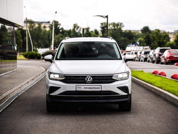 Volkswagen Tiguan II Рестайлинг с пробегом 2021 года, цена 2 614 000 рублей, 33911 км, внедорожник, Автокод Объявления
