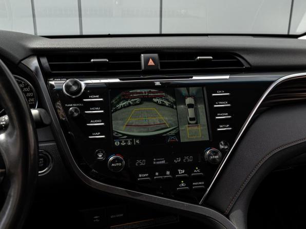 Toyota Camry VIII (XV70) Рестайлинг с пробегом 2020 года, цена 3 170 000 рублей, 83786 км, седан, Автокод Объявления