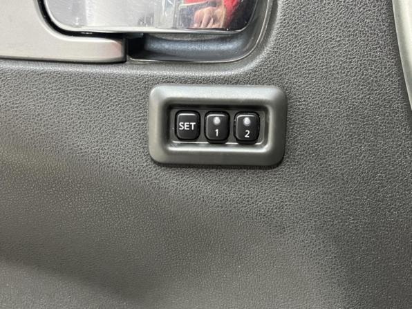 Nissan Pathfinder III Рестайлинг с пробегом 2012 года, цена 1 717 000 рублей, 260744 км, внедорожник, Автокод Объявления