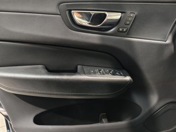 Volvo XC60 II Рестайлинг с пробегом 2021 года, цена 4 327 800 рублей, 60000 км, внедорожник, Автокод Объявления