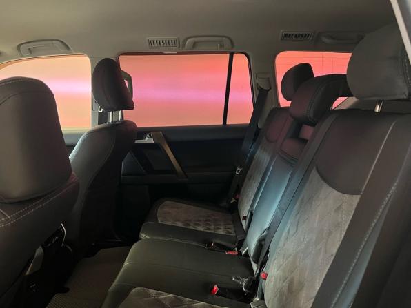 Toyota Land Cruiser Prado 150 Series Рестайлинг 2 с пробегом 2018 года, цена 4 949 000 рублей, 90000 км, внедорожник, Автокод Объявления