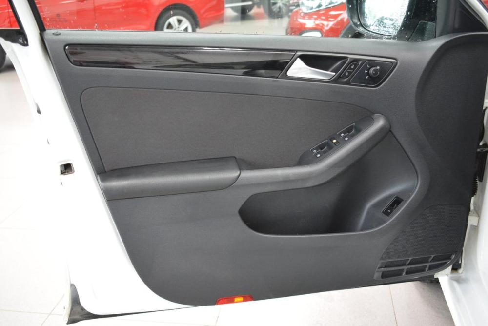 Volkswagen Jetta VI Рестайлинг Киров  - изображение 21