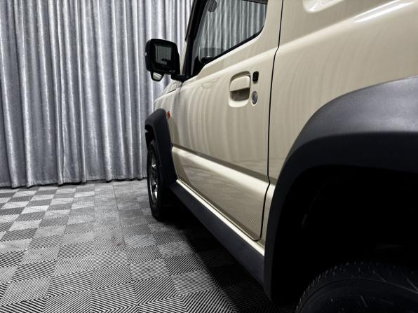 Suzuki Jimny IV с пробегом 2022 года, цена 2 550 000 рублей, 28878 км, внедорожник, Автокод Объявления