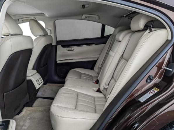 Lexus ES VI Рестайлинг с пробегом 2015 года, цена 2 640 000 рублей, 143650 км, седан, Автокод Объявления