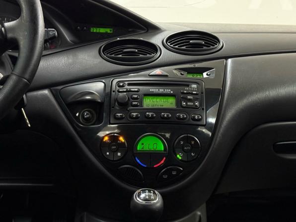 Ford Focus I Рестайлинг с пробегом 2004 года, цена 315 000 рублей, 228462 км, хэтчбек, Автокод Объявления