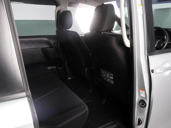 Toyota Voxy III (R80) с пробегом 2017 года, цена 1 998 000 рублей, 152114 км, минивэн, Автокод Объявления