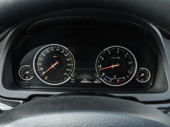 BMW 5 серии VI (F10/F11/F07) Рестайлинг с пробегом 2013 года, цена 1 840 000 рублей, 240929 км, лифтбек, Автокод Объявления