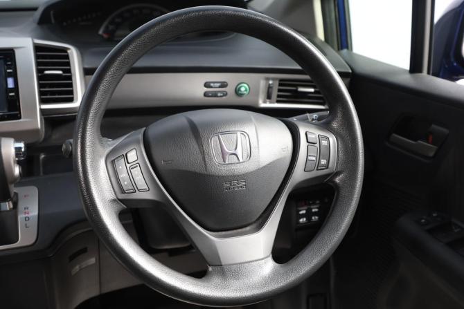 Honda Freed I Рестайлинг 2 с пробегом 2015 года, цена 1 349 000 рублей, 76000 км, компактвэн, Автокод Объявления