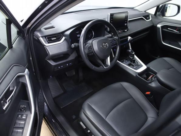 Toyota RAV4 V (XA50) с пробегом 2021 года, цена 3 570 000 рублей, 79003 км, внедорожник, Автокод Объявления