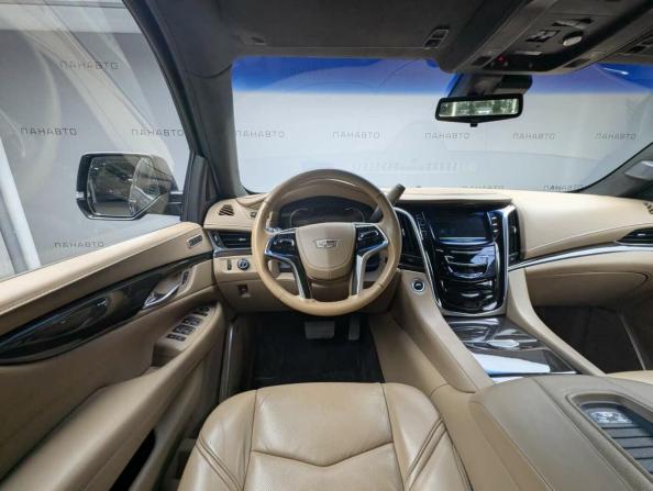 Cadillac Escalade IV с пробегом 2018 года, цена 4 149 000 рублей, 174105 км, внедорожник, Автокод Объявления