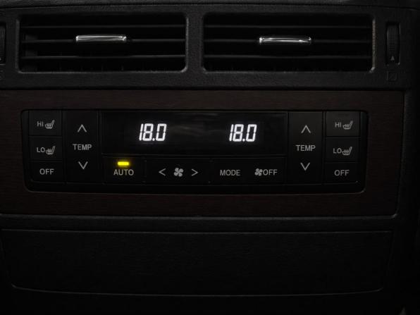 Toyota Land Cruiser 200 Series Рестайлинг 2 с пробегом 2017 года, цена 6 367 000 рублей, 274545 км, внедорожник, Автокод Объявления