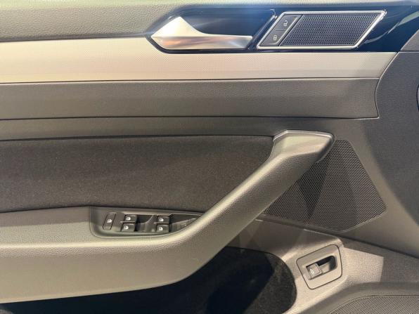 Volkswagen Passat B8 с пробегом 2017 года, цена 2 010 000 рублей, 137093 км, седан, Автокод Объявления