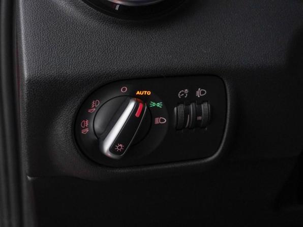 Audi A1 I (8X) с пробегом 2011 года, цена 975 444 рубля, 94312 км, хэтчбек, Автокод Объявления
