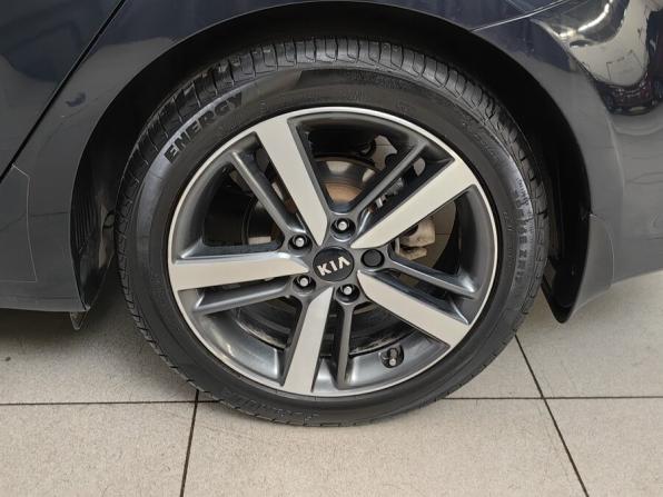 Kia Cerato III Рестайлинг (Classic) с пробегом 2017 года, цена 1 445 000 рублей, 109300 км, седан, Автокод Объявления