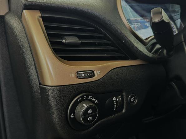 Jeep Cherokee V (KL) с пробегом 2014 года, цена 1 180 000 рублей, 264143 км, внедорожник, Автокод Объявления