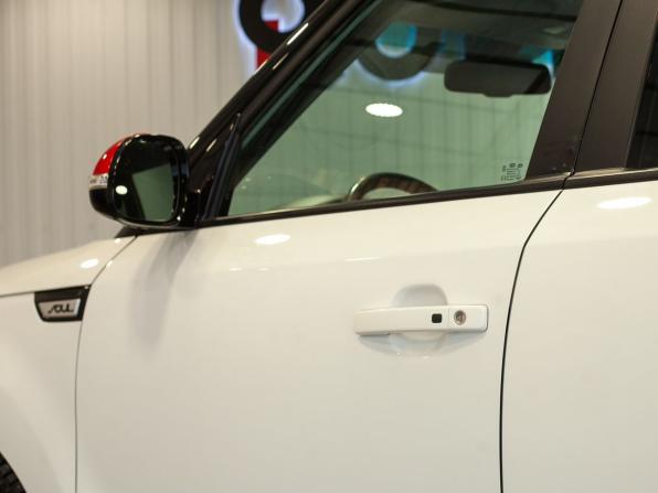 Kia Soul II Рестайлинг с пробегом 2016 года, цена 1 650 000 рублей, 140167 км, хэтчбек, Автокод Объявления