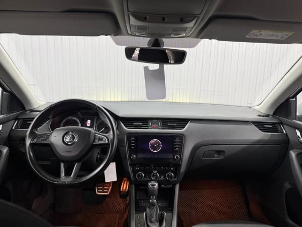 Skoda Octavia III (A7) Рестайлинг с пробегом 2017 года, цена 1 697 000 рублей, 209372 км, лифтбек, Автокод Объявления