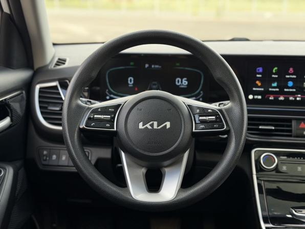 Kia Seltos I Рестайлинг с пробегом 2024 года, цена 2 150 000 рублей, 29306 км, внедорожник, Автокод Объявления