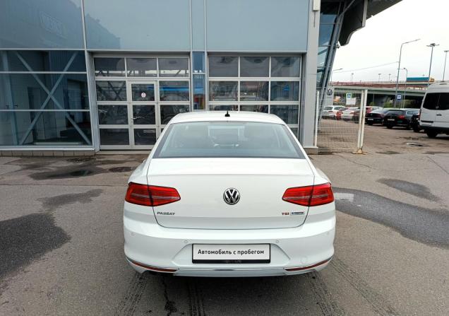 Volkswagen Passat B8 с пробегом 2016 года, цена 2 095 000 рублей, 153000 км, седан, Автокод Объявления