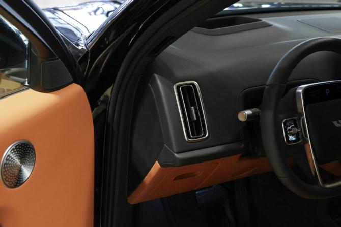 Новый Li Auto (Lixiang) L9 I Рестайлинг 2025 года, цена 12 282 985 рублей, внедорожник, Автокод Объявления