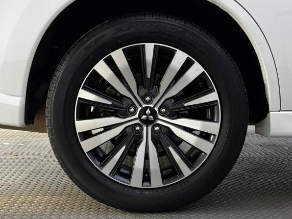 Mitsubishi Outlander III Рестайлинг 3 с пробегом 2022 года, цена 2 800 000 рублей, 41703 км, внедорожник, Автокод Объявления