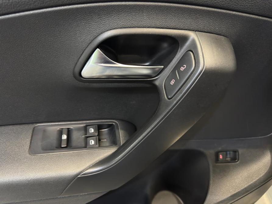 Volkswagen Polo V Санкт-Петербург  - изображение 13